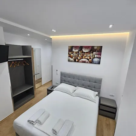 Seasun Apartments Saranda Exterior photo
